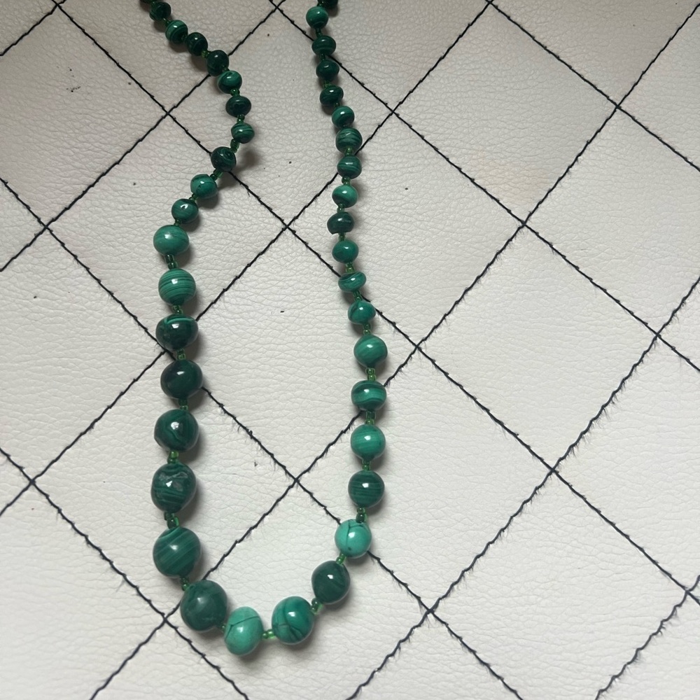 Elegant Malachite Beaded Necklace